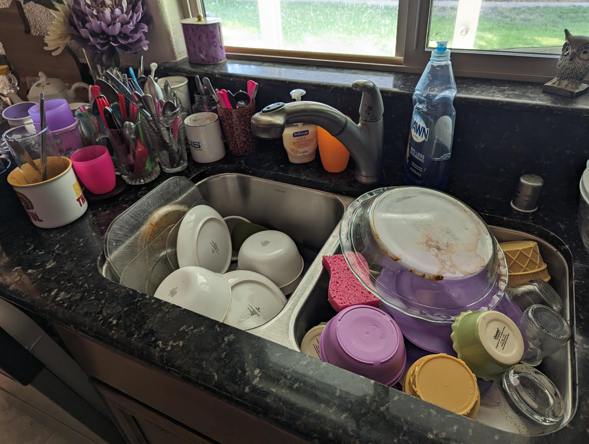 home mess dirty sink counter