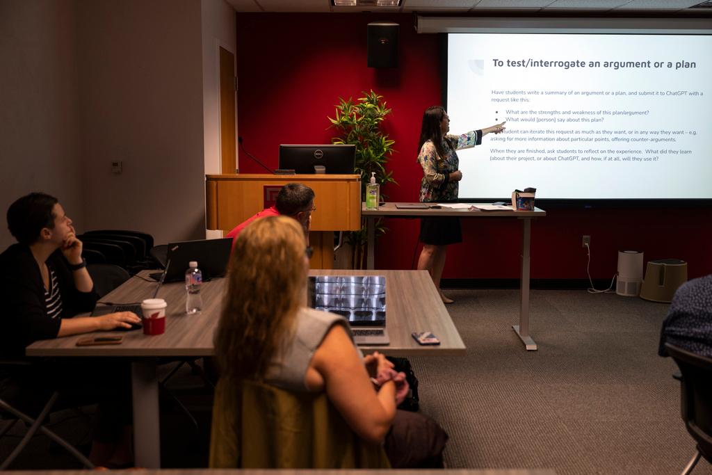 Lori Anne Salem, Assistant Vice Provost and Director of the Student Success Center, hosts a faculty teaching circle on artificial intelligence