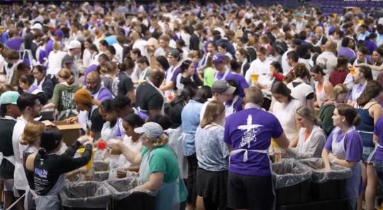 GCU students pack meals for Ukraine