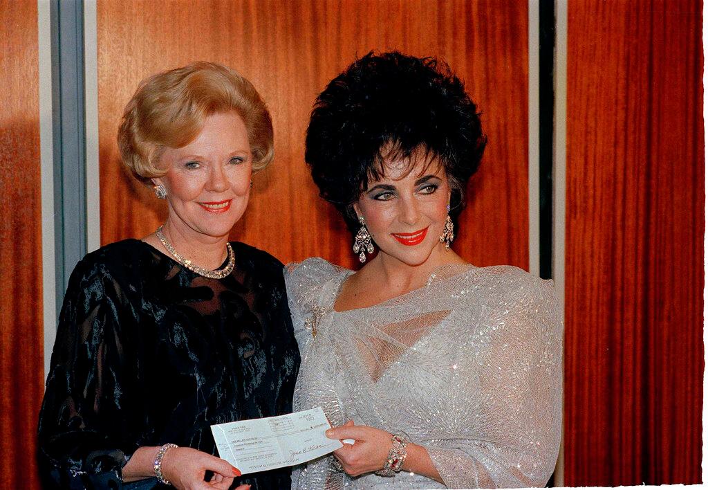 (1987) Joan Kroc, philanthropist and widow of McDonald's founder Ray Kroc with actress Elizabeth Taylor