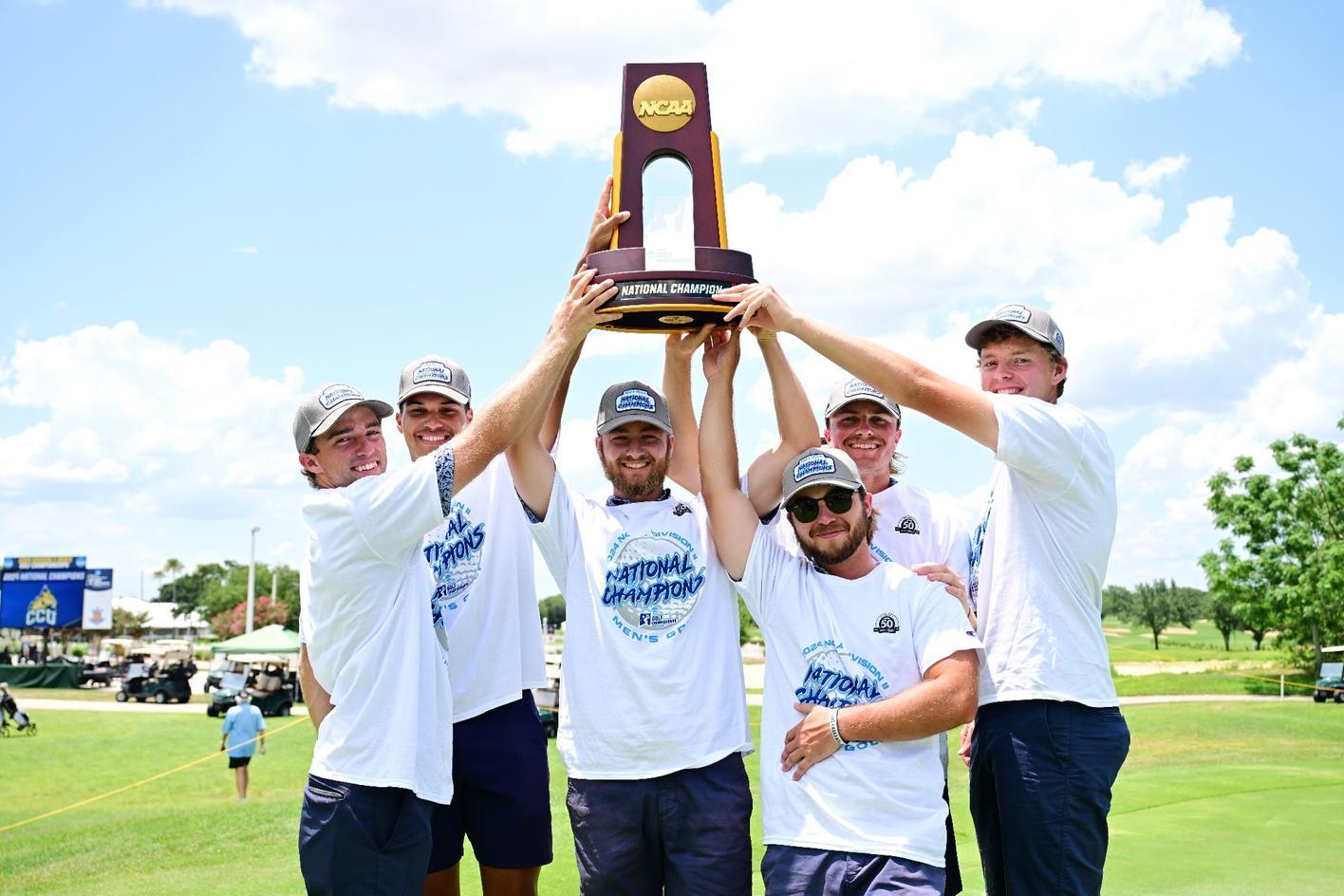 We all love golf, but that’s not the end for us,” said Xavier Bighause, a CCU junior on the team. “We know that it doesn’t mean much if we can’t glorify the Lord doing it.”  