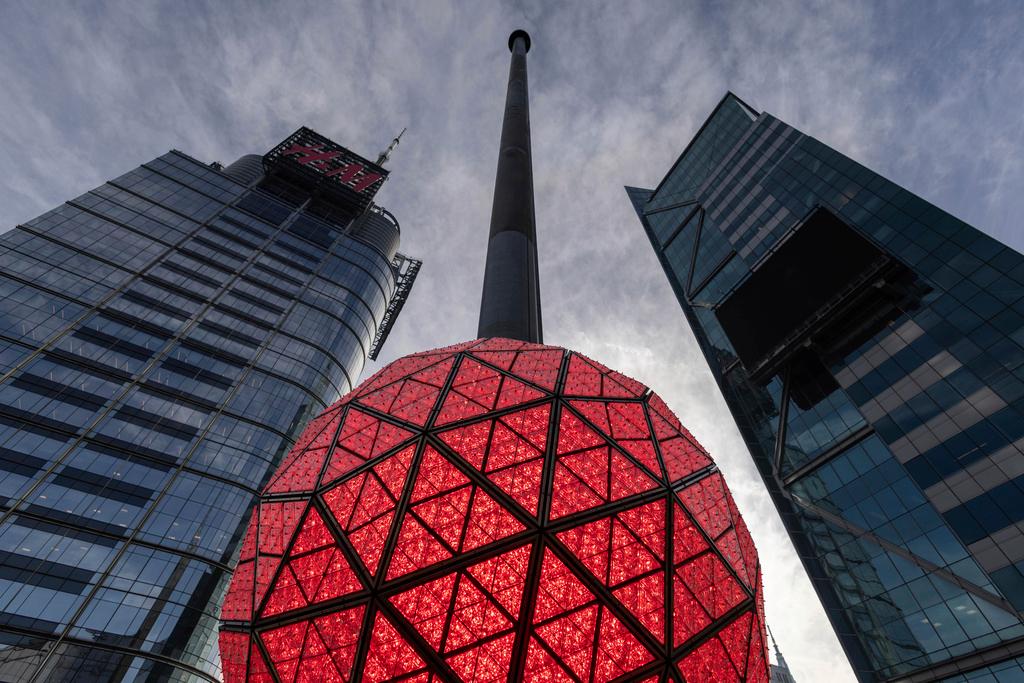 Geodesic sphere — weighing almost 6 tons and featuring 2,688 crystal triangles 