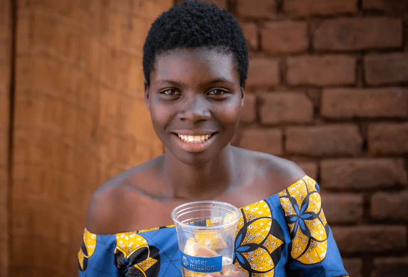 Having nearby access to safe water has allowed Vanesa to attend school more frequently. She said, “I can get to school early and learn. For example, last term, I passed with good marks.”