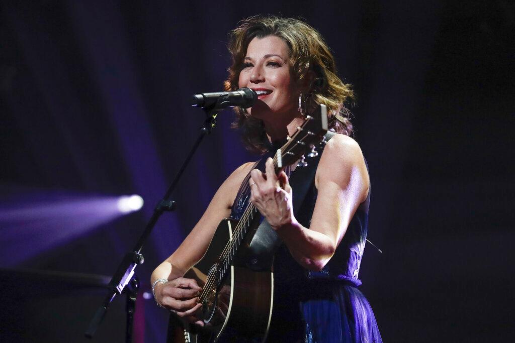 Amy Grant singing