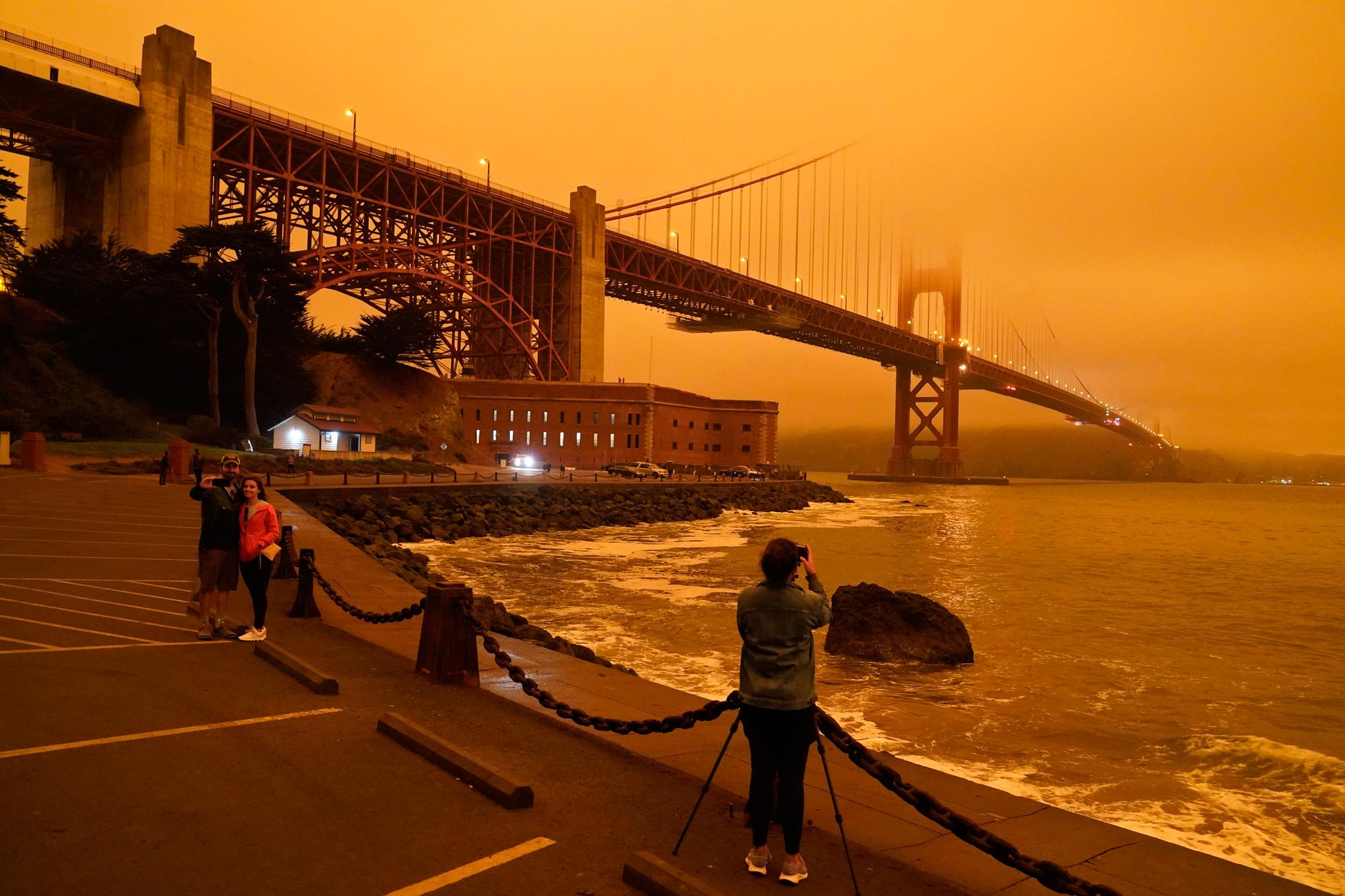 Golden Gate Bridge covered in smoke from wildfires