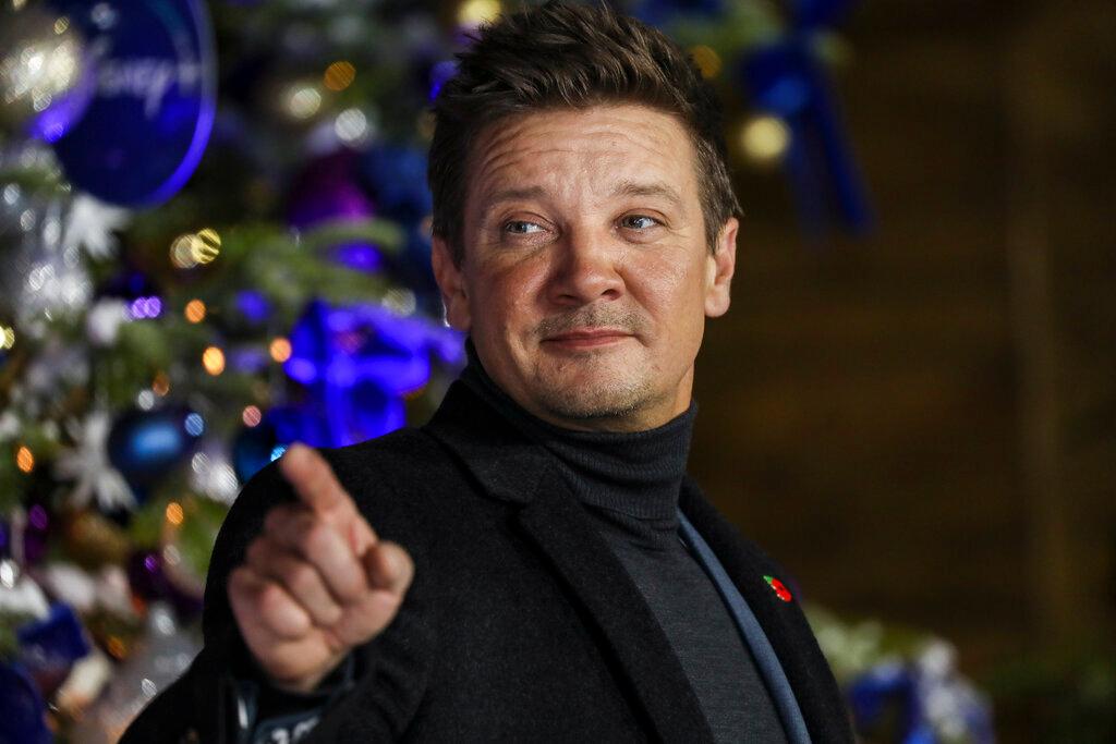  Jeremy Renner