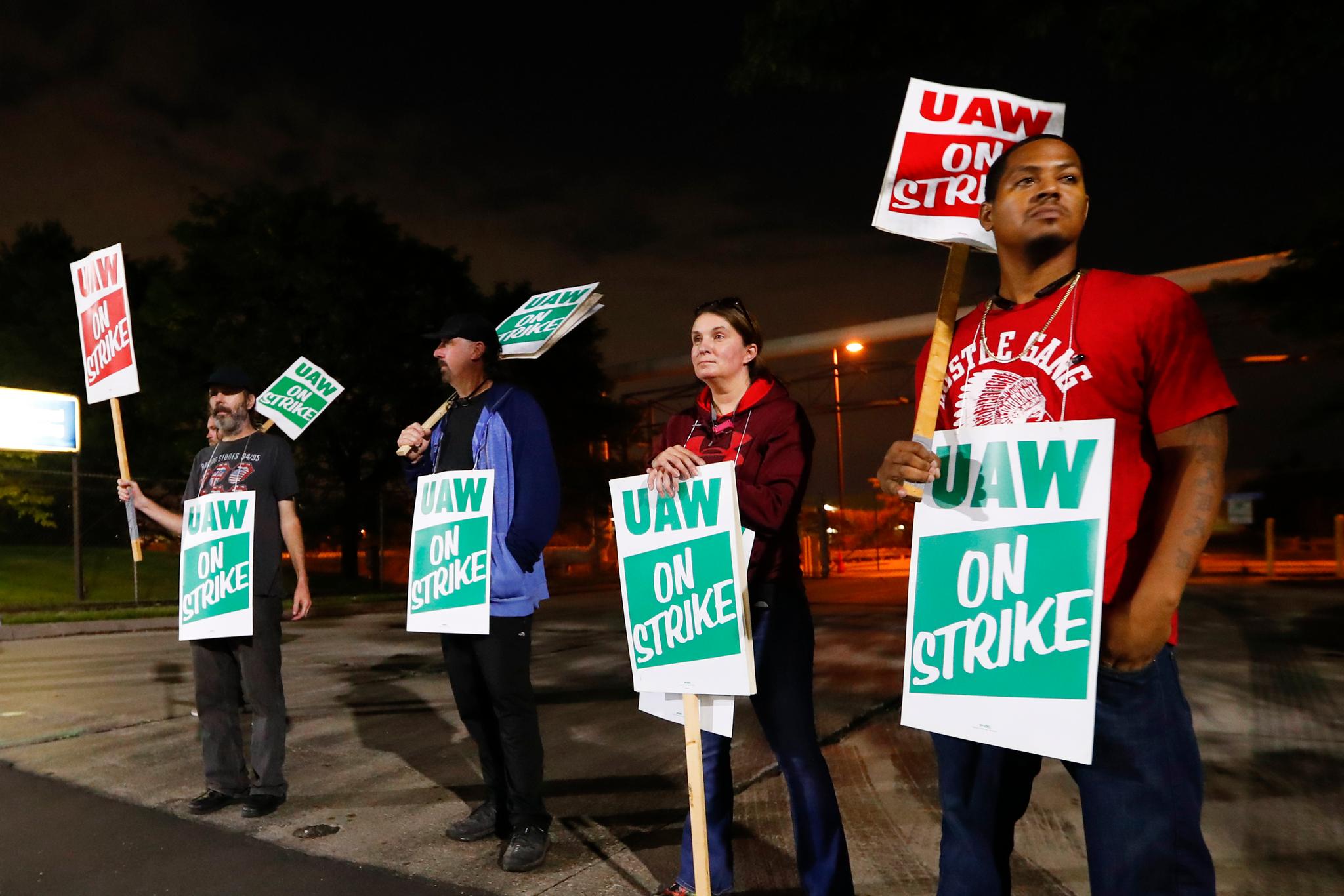 Auto workers strike against GM in contract dispute