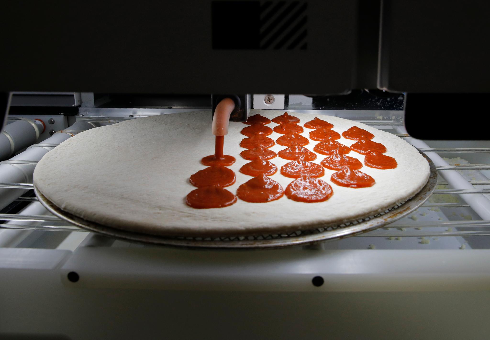 Picnic's pizza-making robot